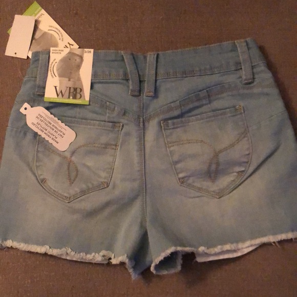 YMI wanna betta butt jean shorts. - Picture 2 of 3